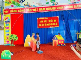 trẻ tự tin dẫn chương trình văn nghệ giao lưu cuối chủ đề đề